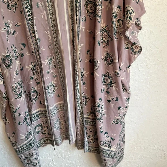 Lola P. Floral Light Purple Kimono Size Small - Picture 5 of 9